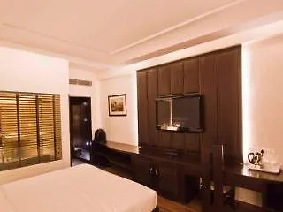 The Regent Hotel Chandigarh 3*,